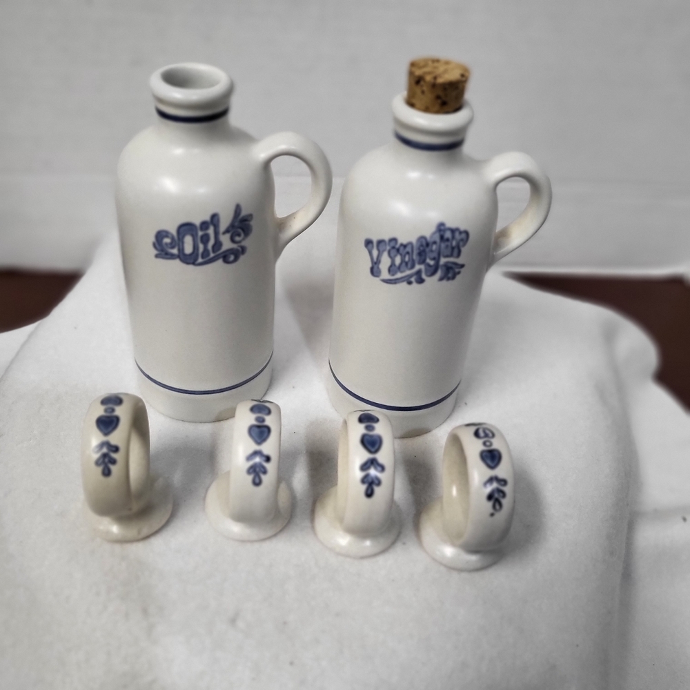 Pfaltzgraff Yorktowne VTG Stoneware Oil and Vinegar Cruets and 4 Napkin Rings